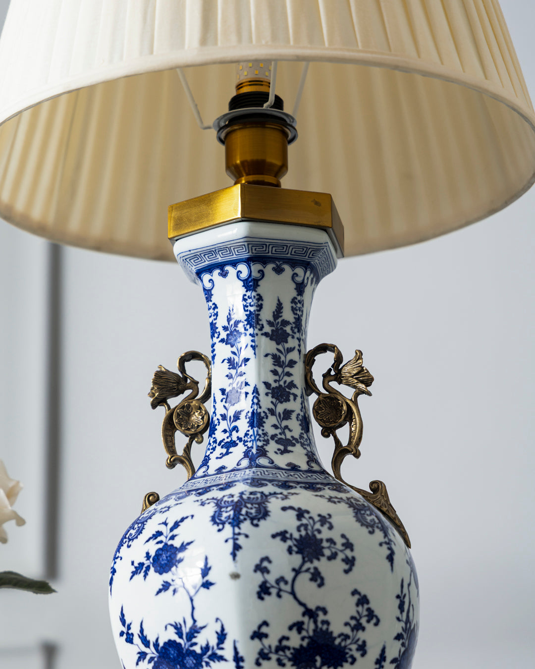 Oriental Brass Crest Table Lamp 