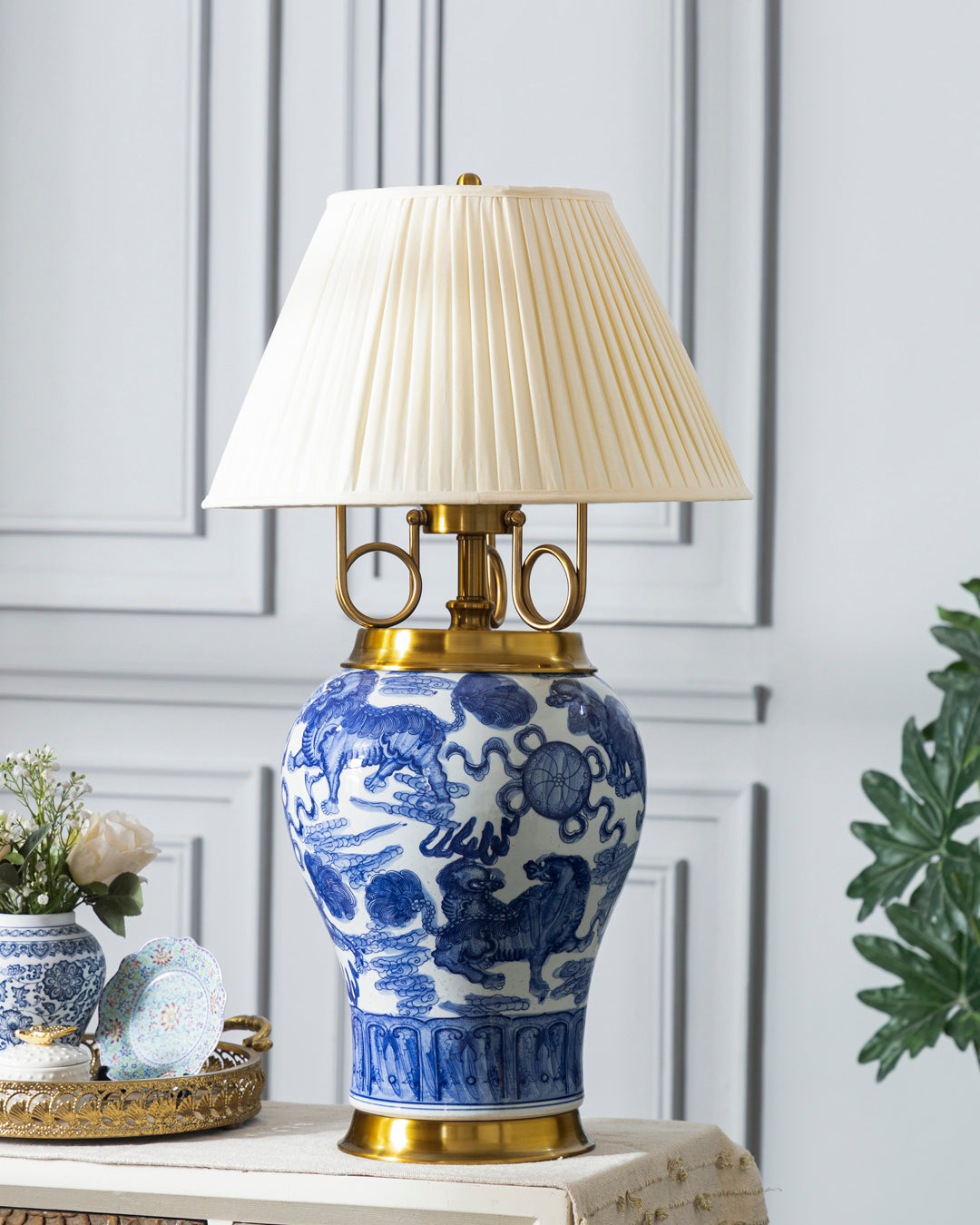 Dragon Cloud Heritage Table Lamp 