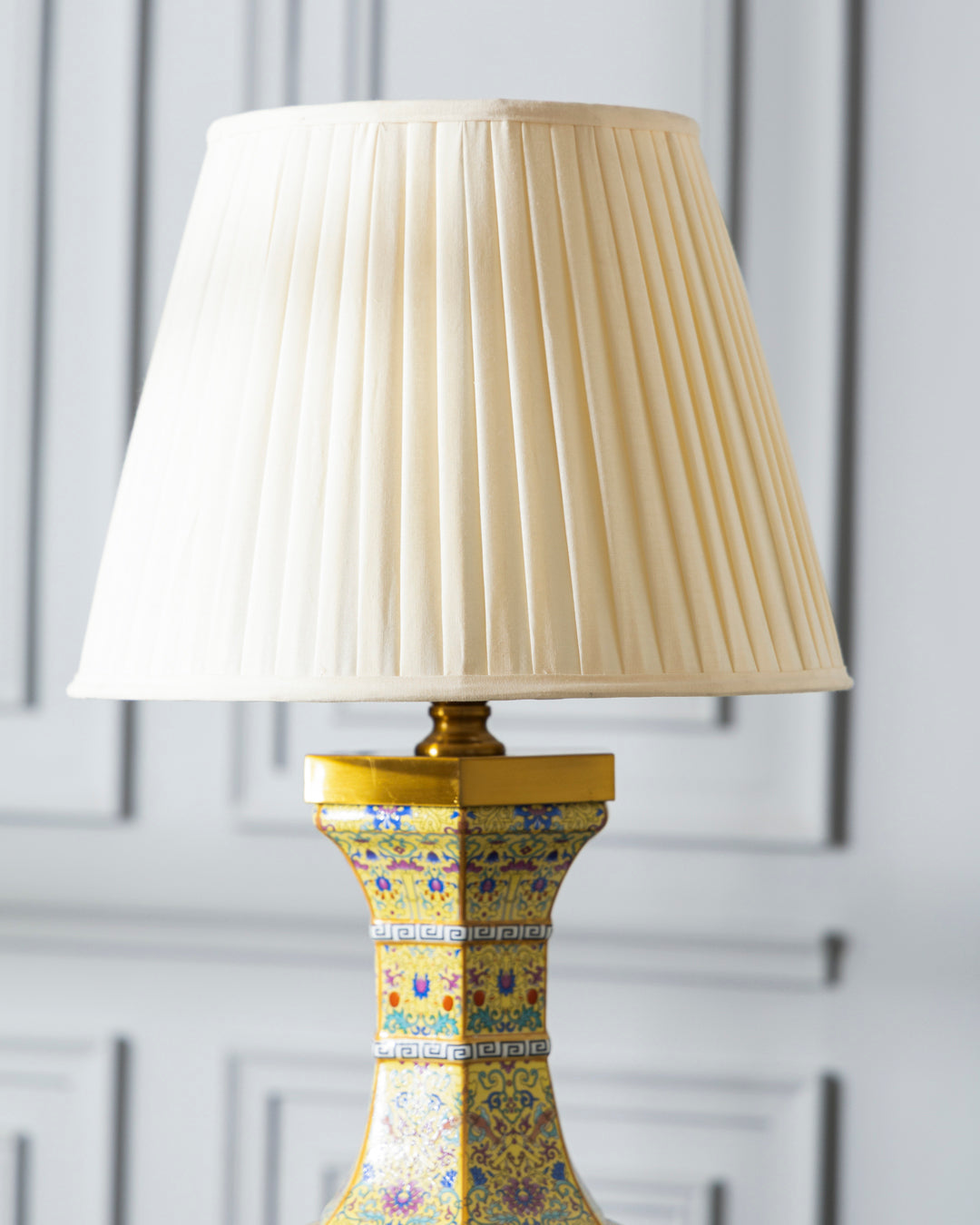 Midnight Bird Motifs Cloisonné Table Lamp 