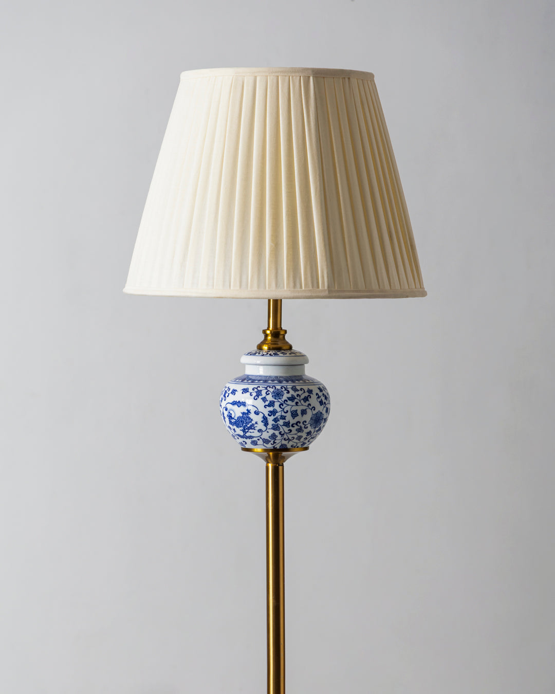 Blue & White Floral Motif Table Lamp 