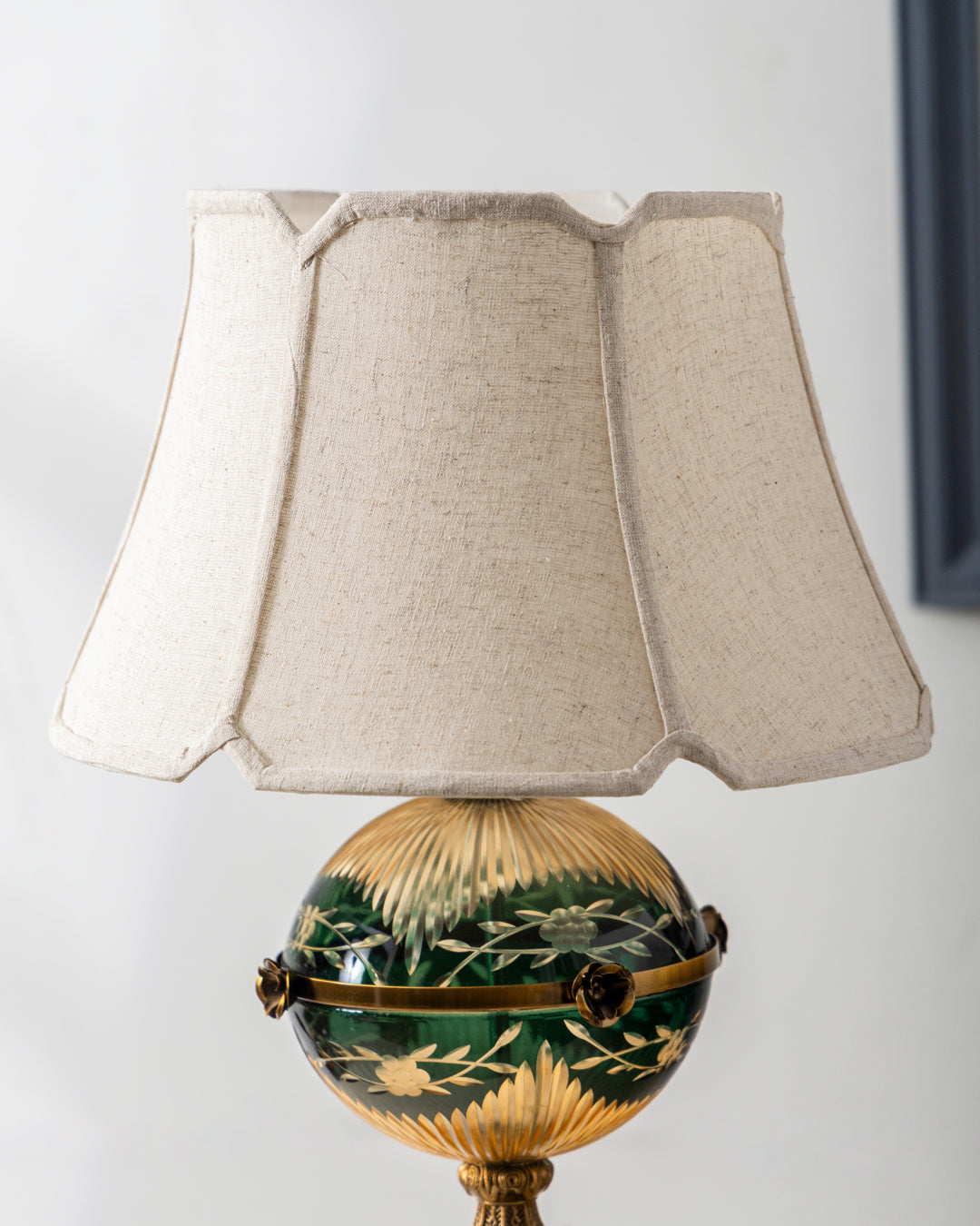 Emerald Laurel Glass Table Lamp 