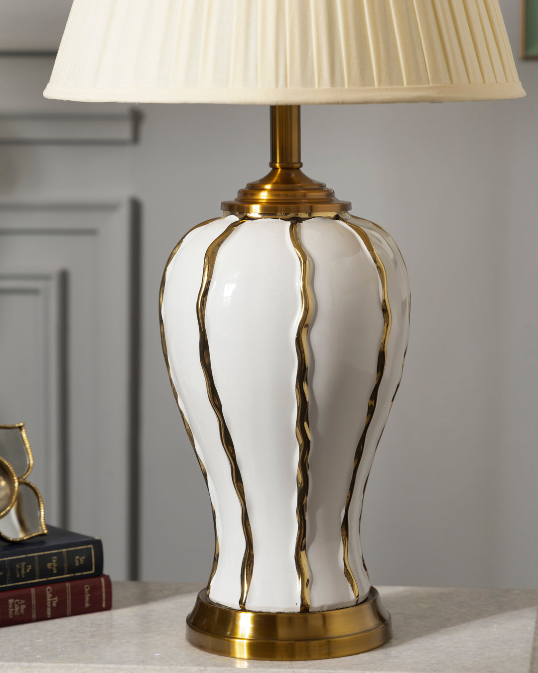 Golden Ripple Table Lamp 