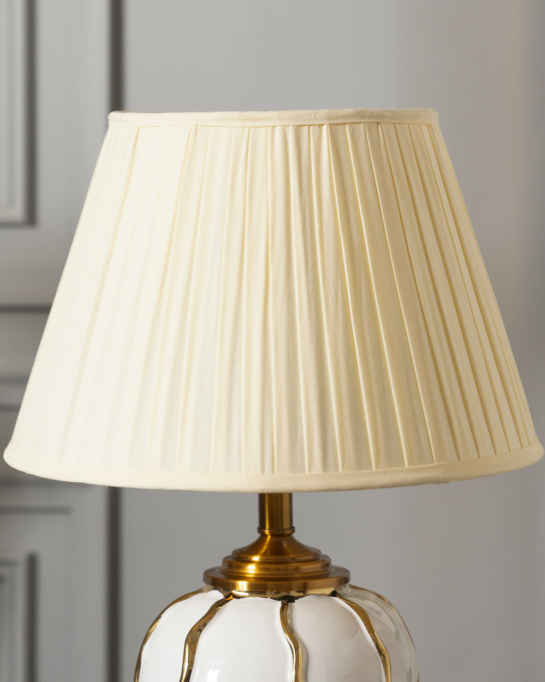 Golden Ripple Table Lamp 