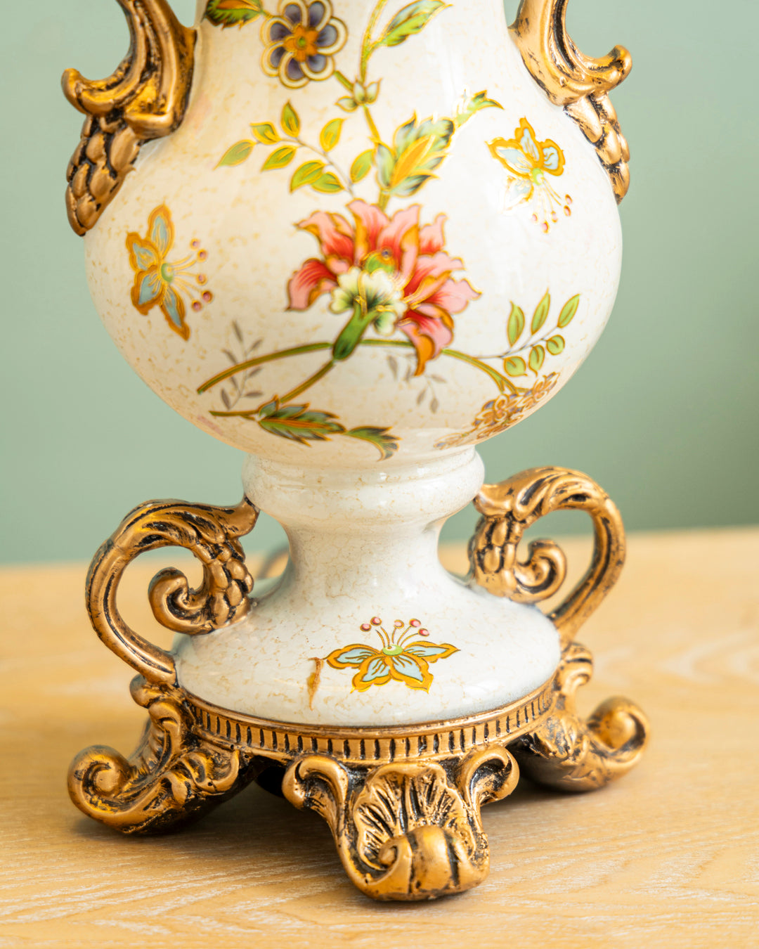 Ivory Blossom Ornate Table Lamp 