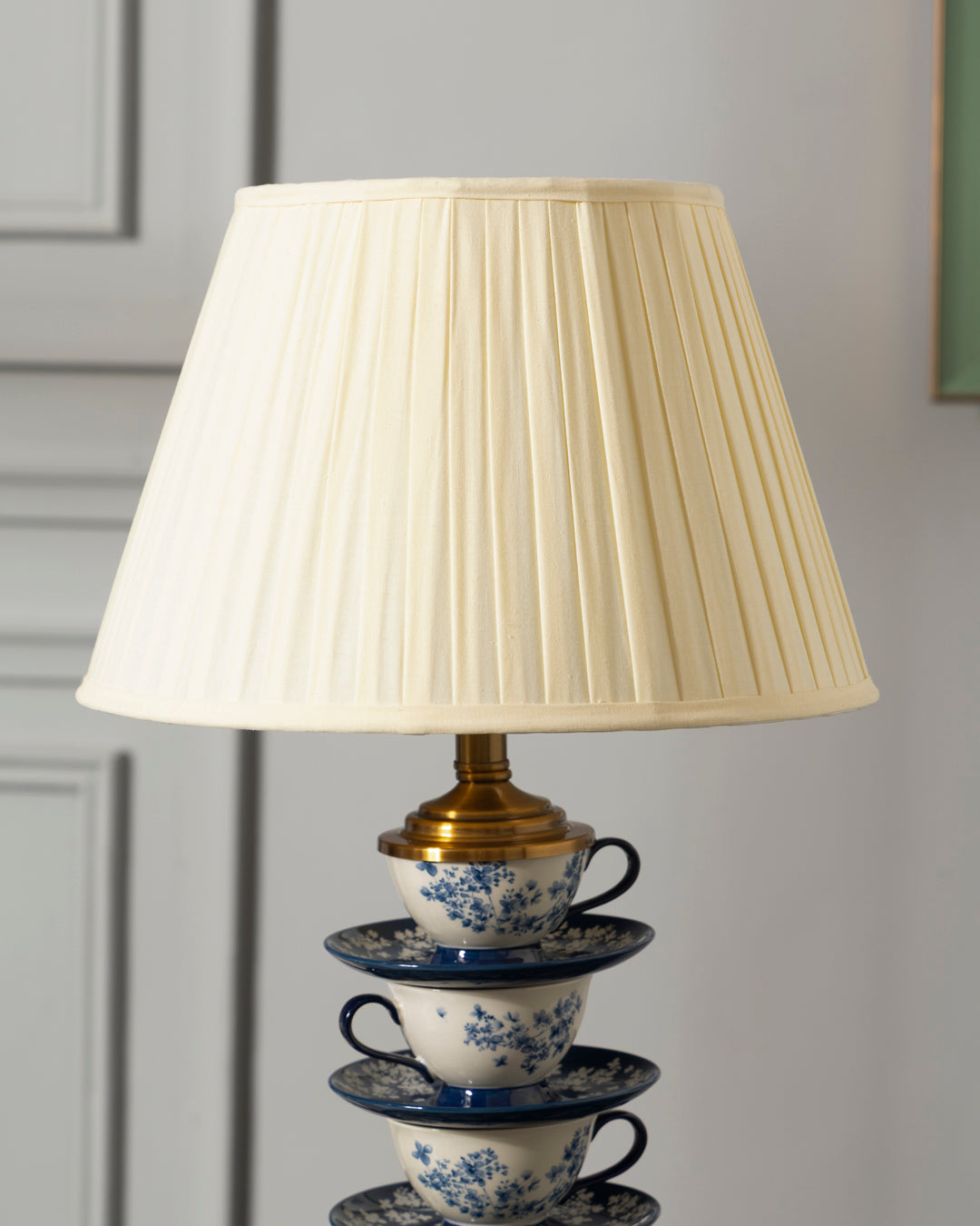 Tea Time Bloom Table Lamp 