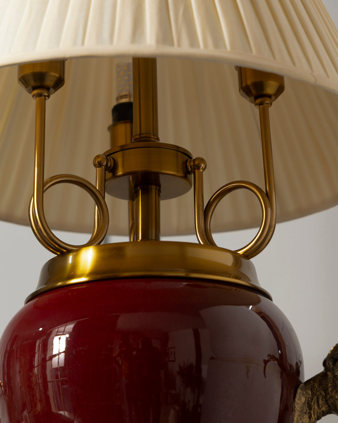 Majestic Brass Deer Crest Table Lamp 