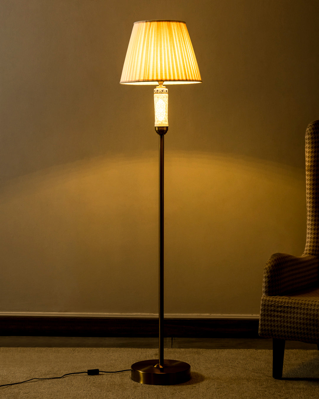 Blue & White Cylindrical Grace Floor Lamp 