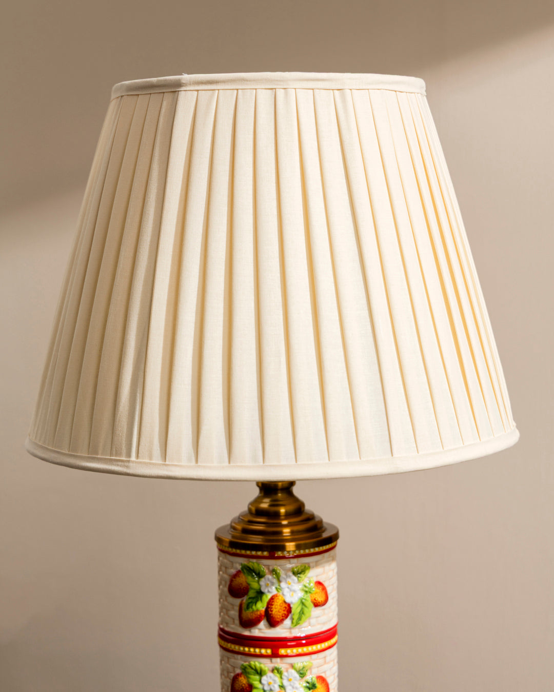 Strawberry Bliss Table Lamp 