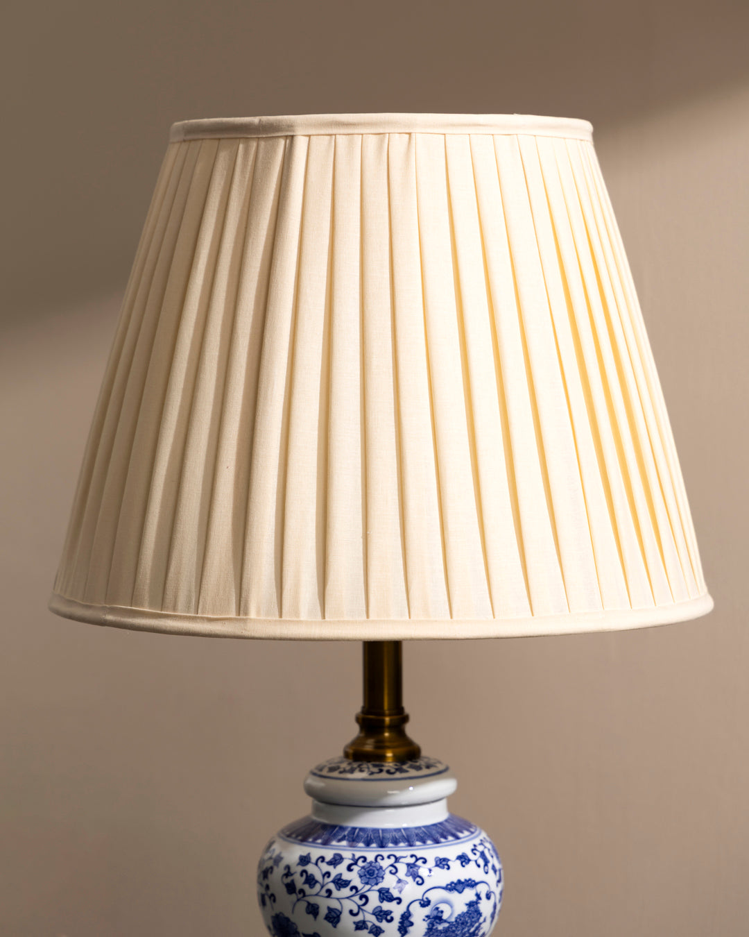 Blue & White Floral Motif Table Lamp 