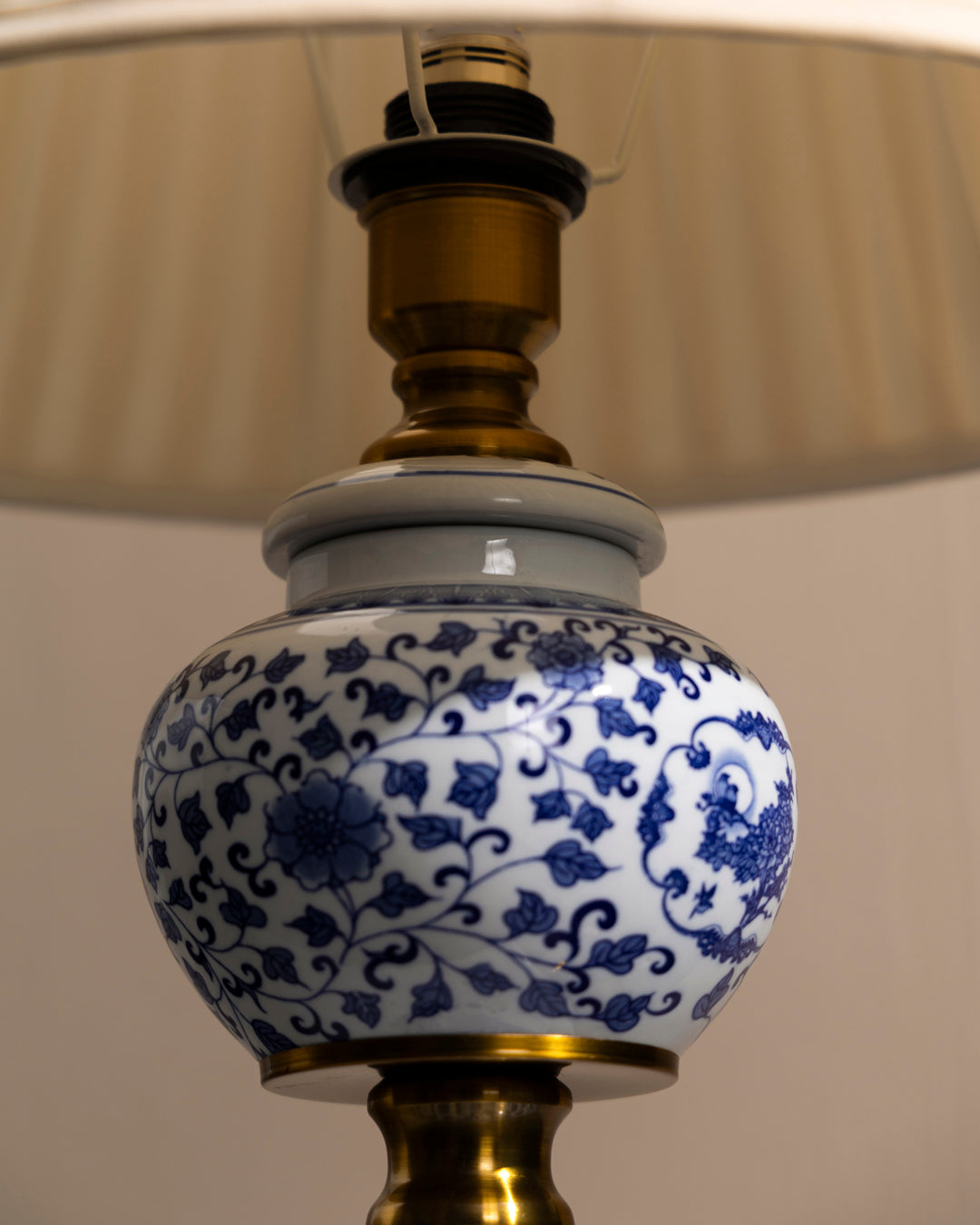 Blue & White Floral Motif Table Lamp 