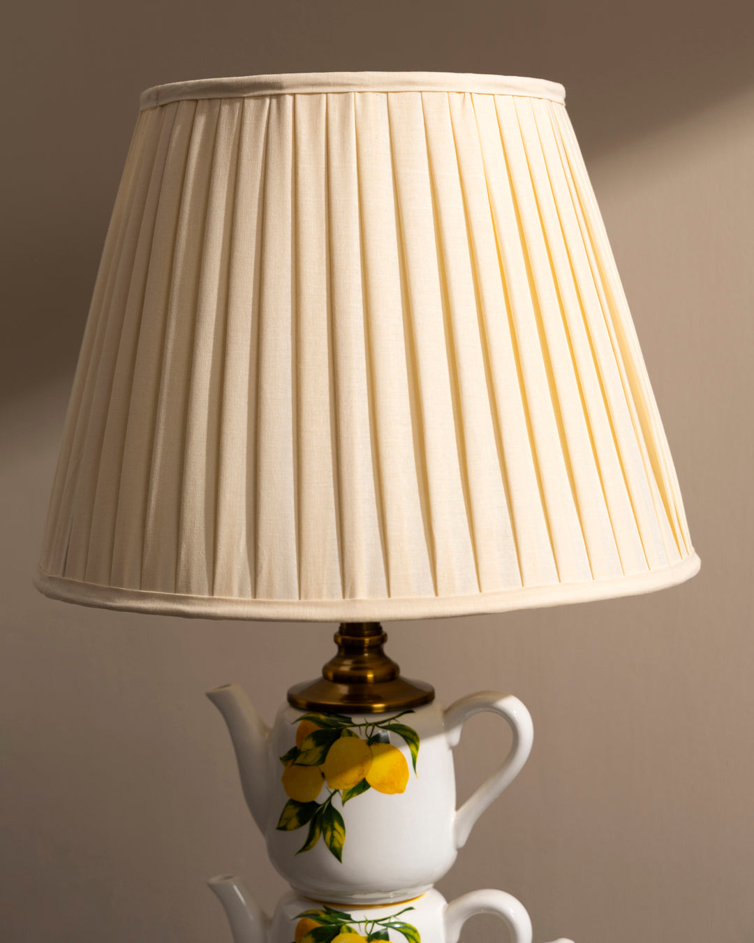 Lemon Orchard Teapot Table Lamp 