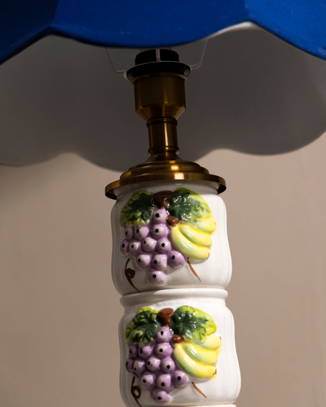 Graceful Grapes Condiment Table Lamp 