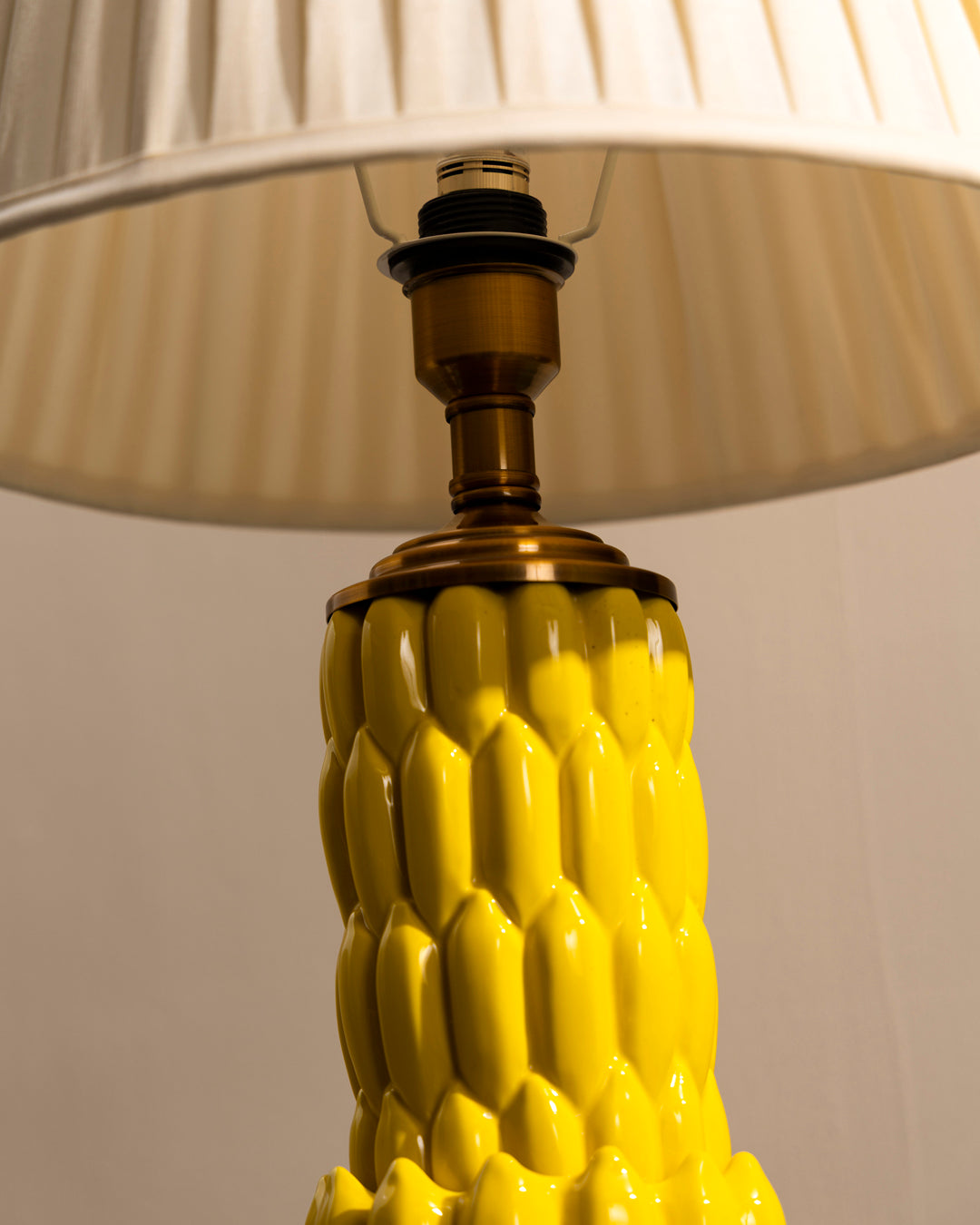 Banana Bunch Ceramic Table Lamp 