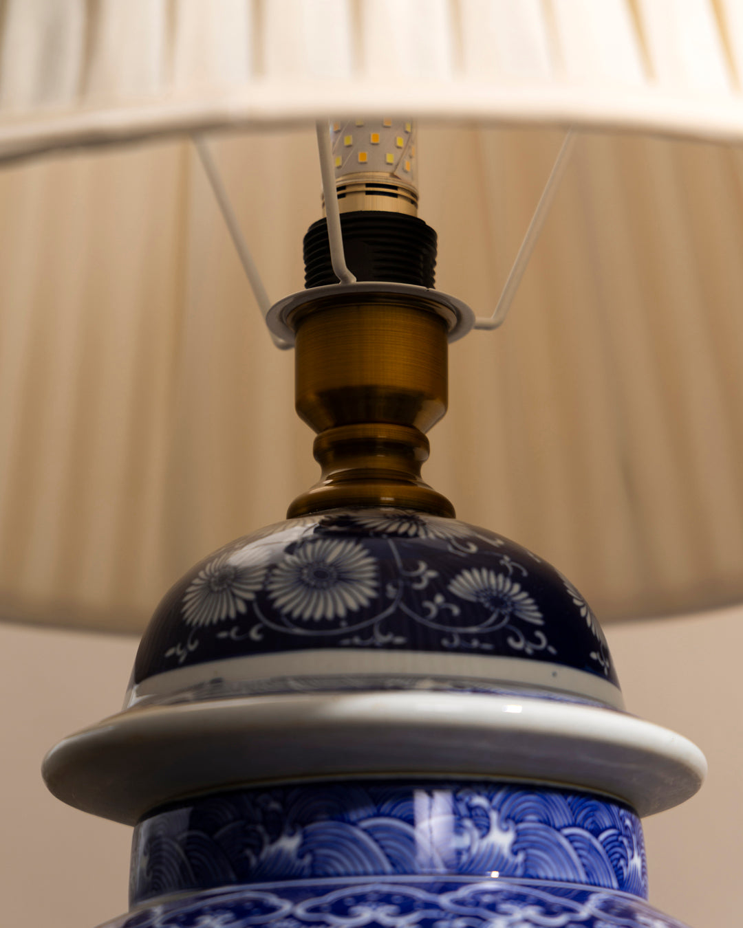 Regal Dragon Emblem Table Lamp 