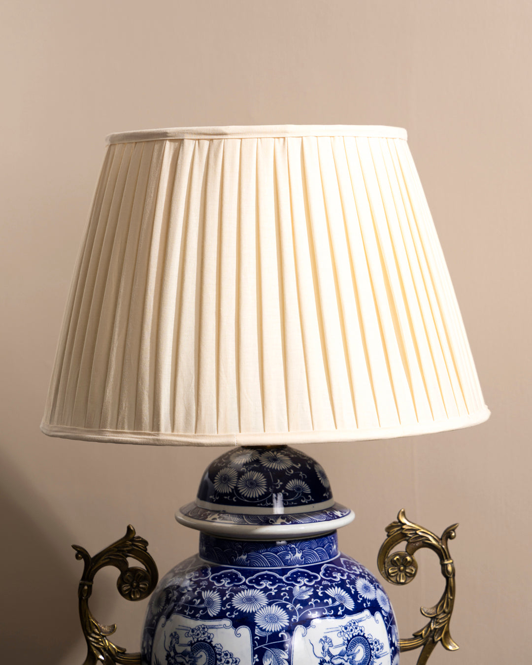 Regal Dragon Emblem Table Lamp 