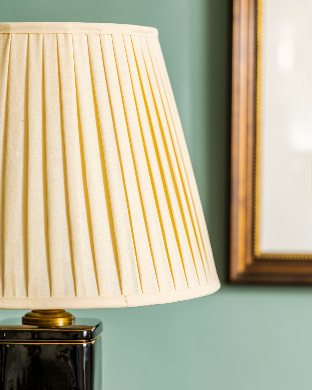 Noir Harmony Table Lamp 