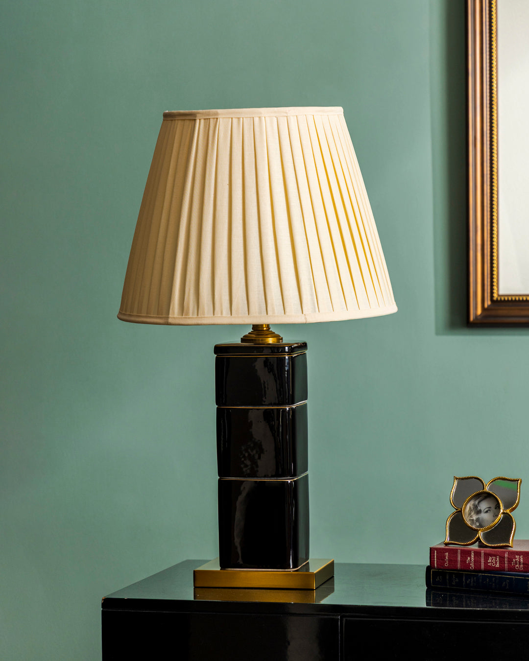 Noir Harmony Table Lamp 