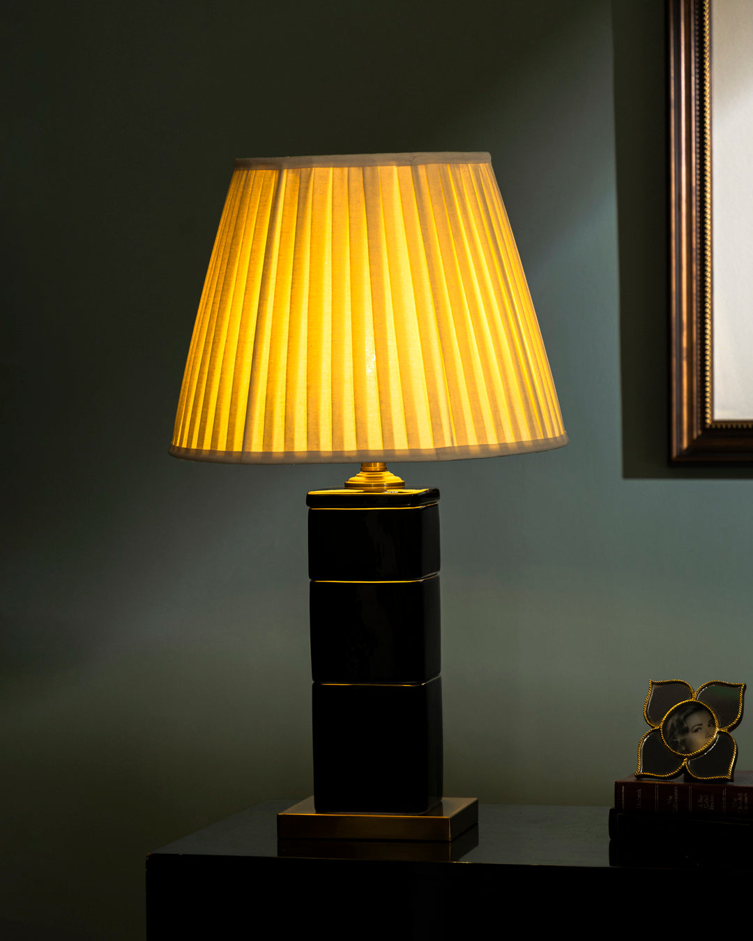 Noir Harmony Table Lamp 