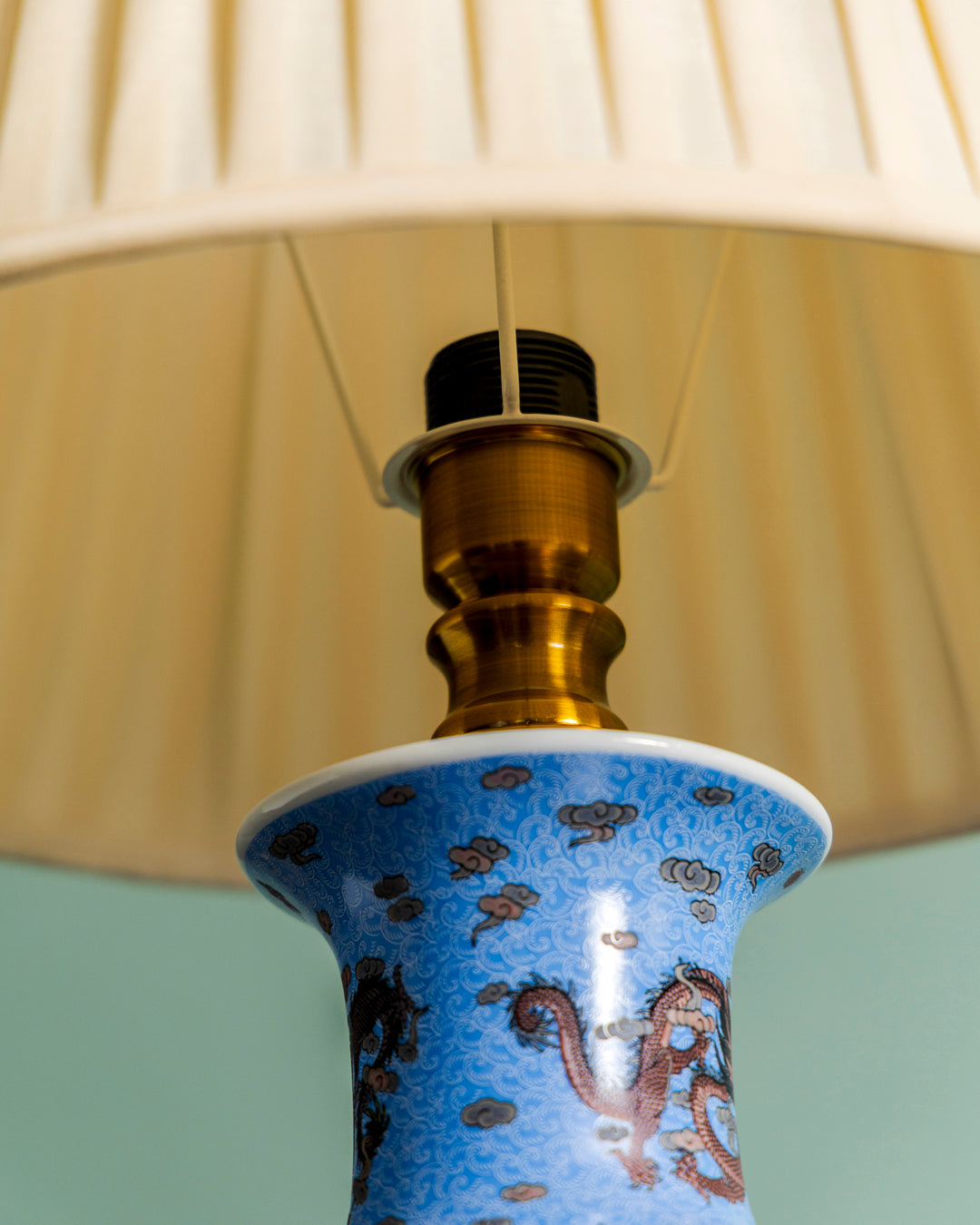 Dragon Motifs Symbolizing Bone China Table Lamp 