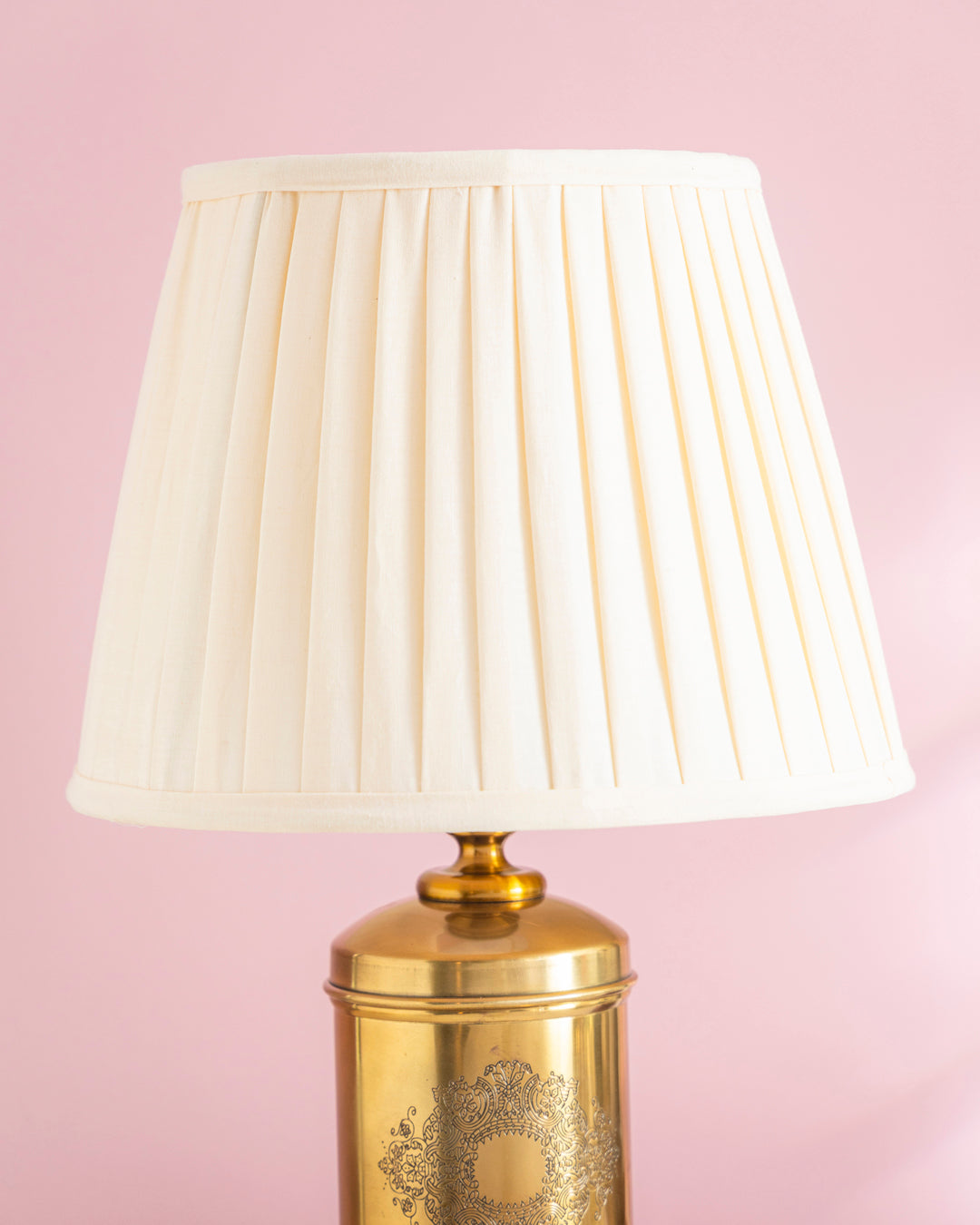 Regal Aura Brass Table Lamp 