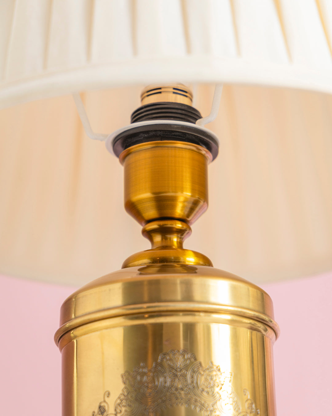 Regal Aura Brass Table Lamp 