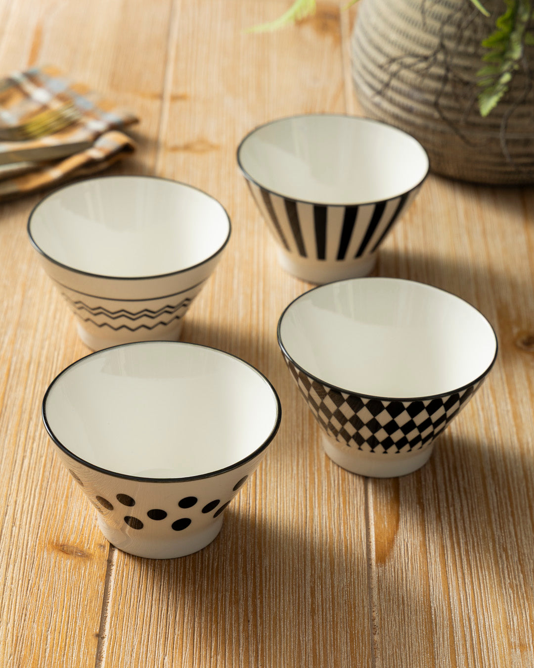 Mono Pattern Bowl - Set Of 4 