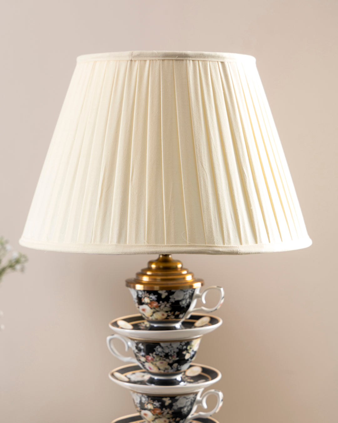 Tea Time Bloom Table Lamp 