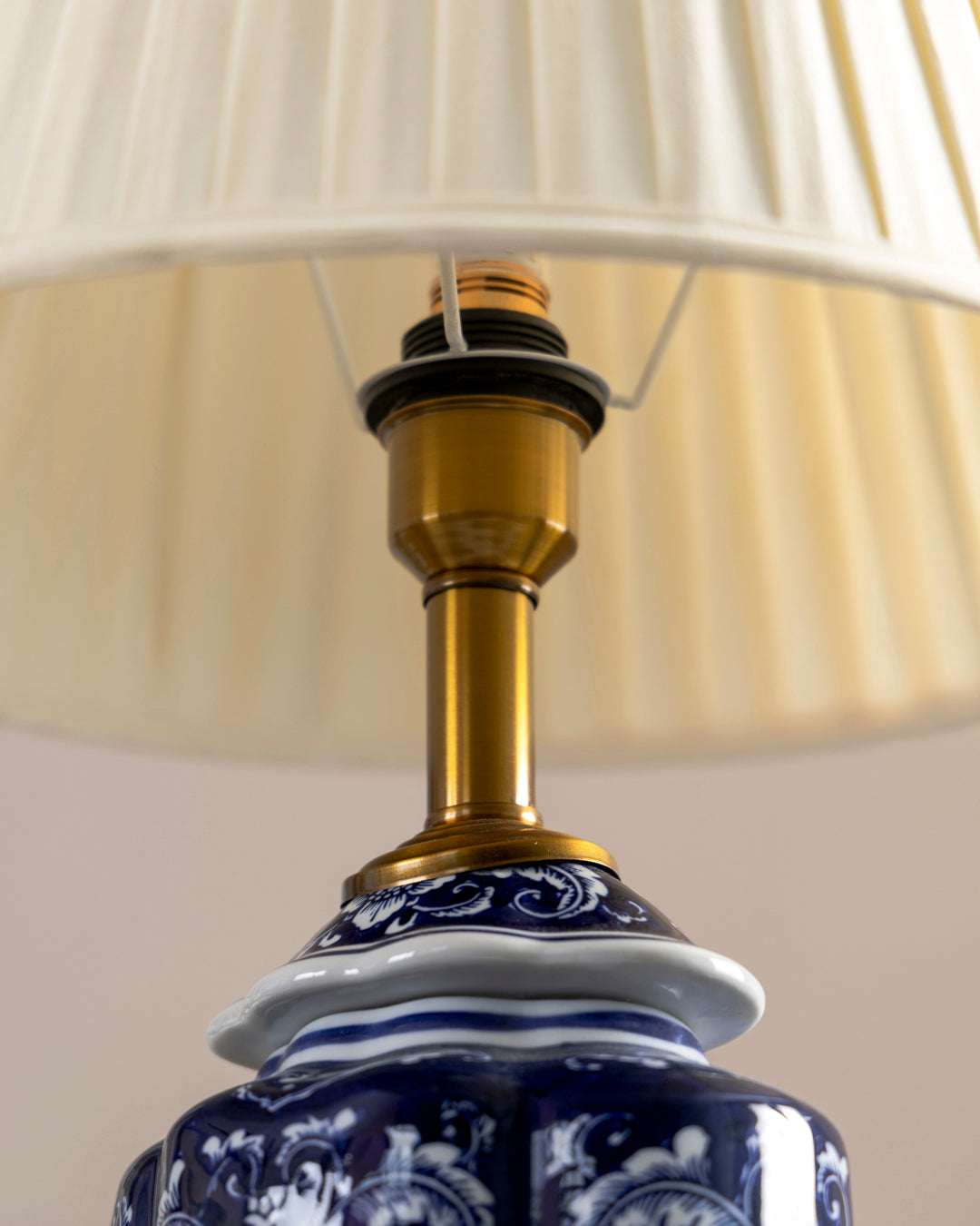 Classic Indigo Floral Table Lamp ( Small ) 