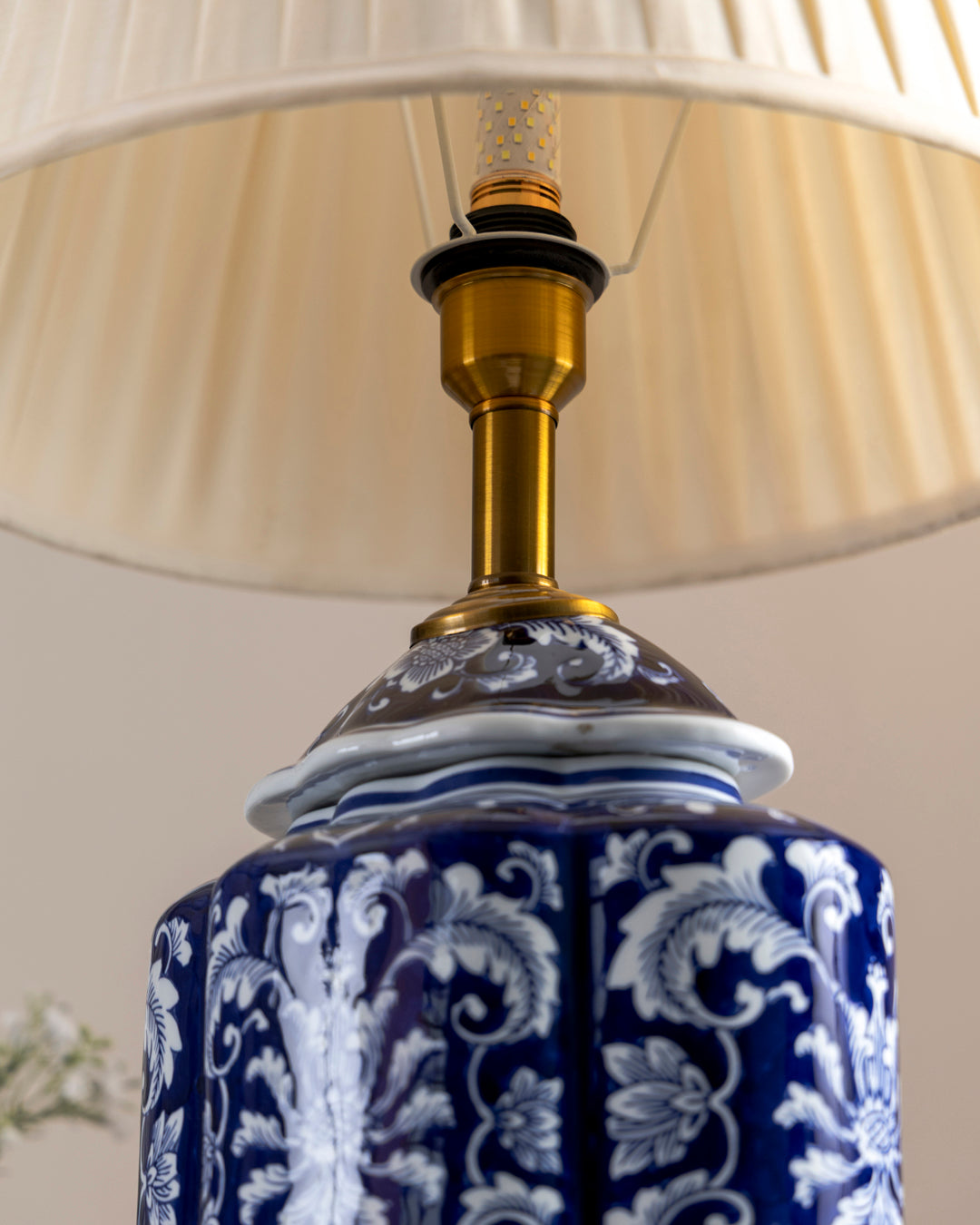 Classic Indigo Floral Table Lamp ( Large ) 