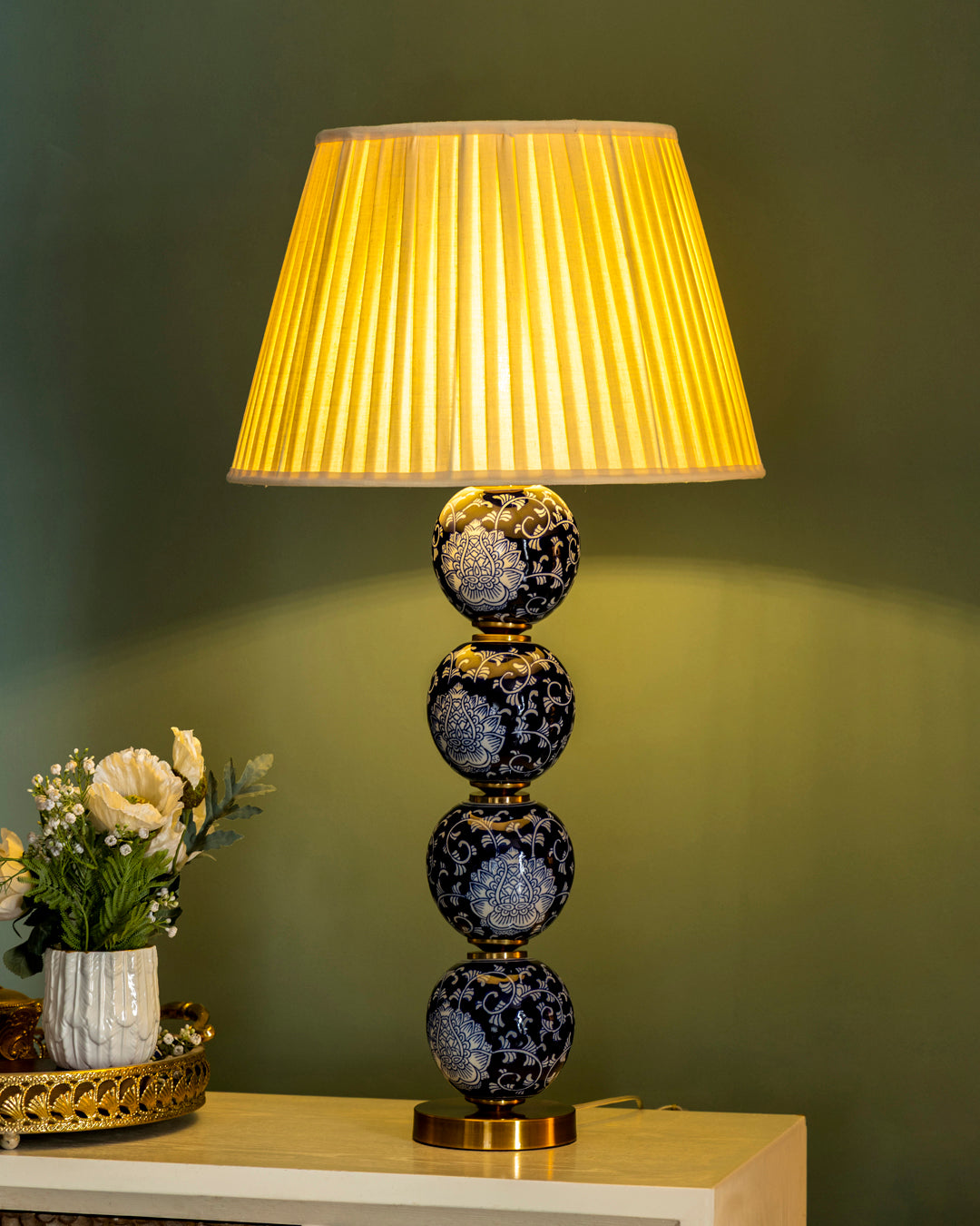 Classic Floral Sphere Table Lamp 