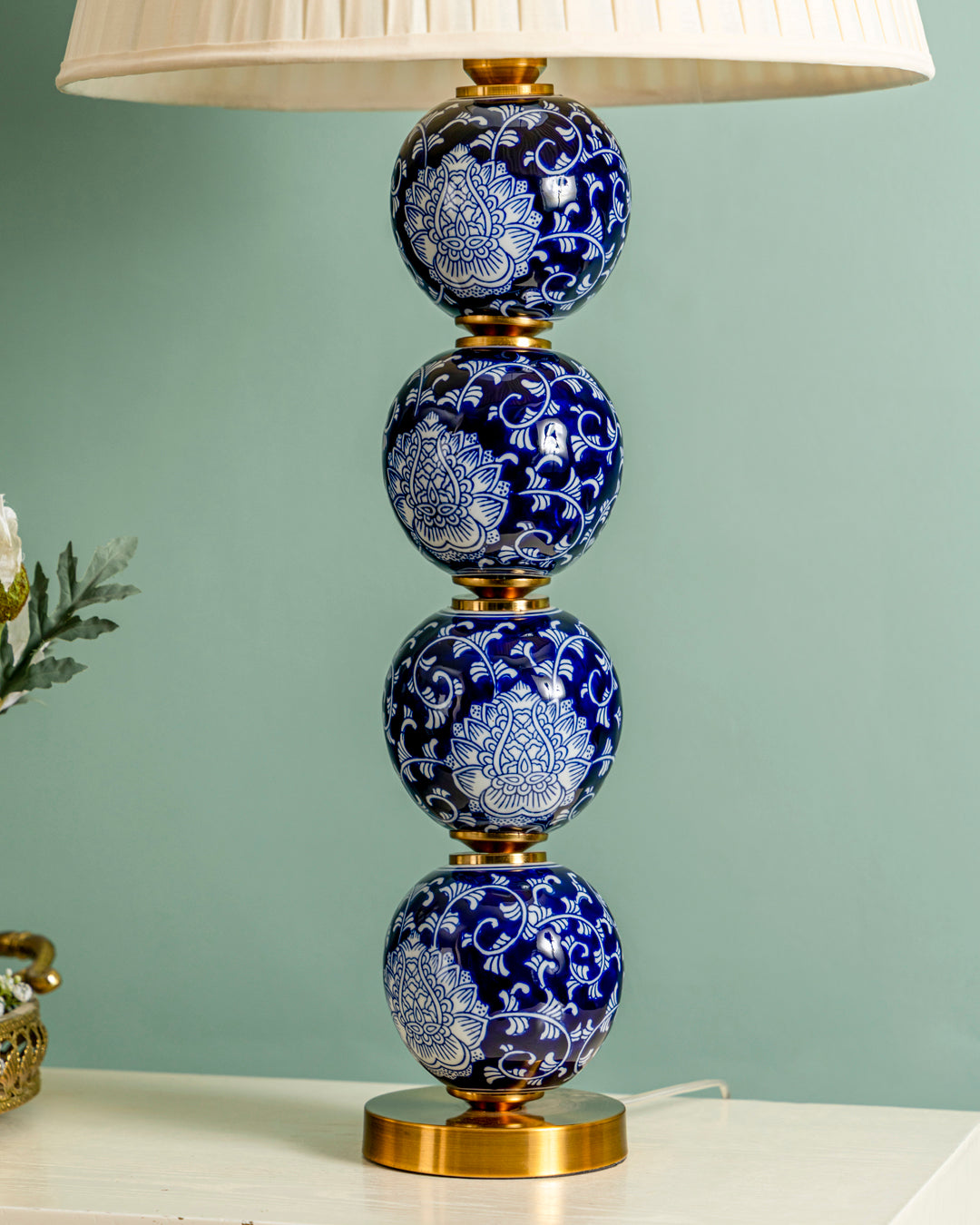 Classic Floral Sphere Table Lamp 