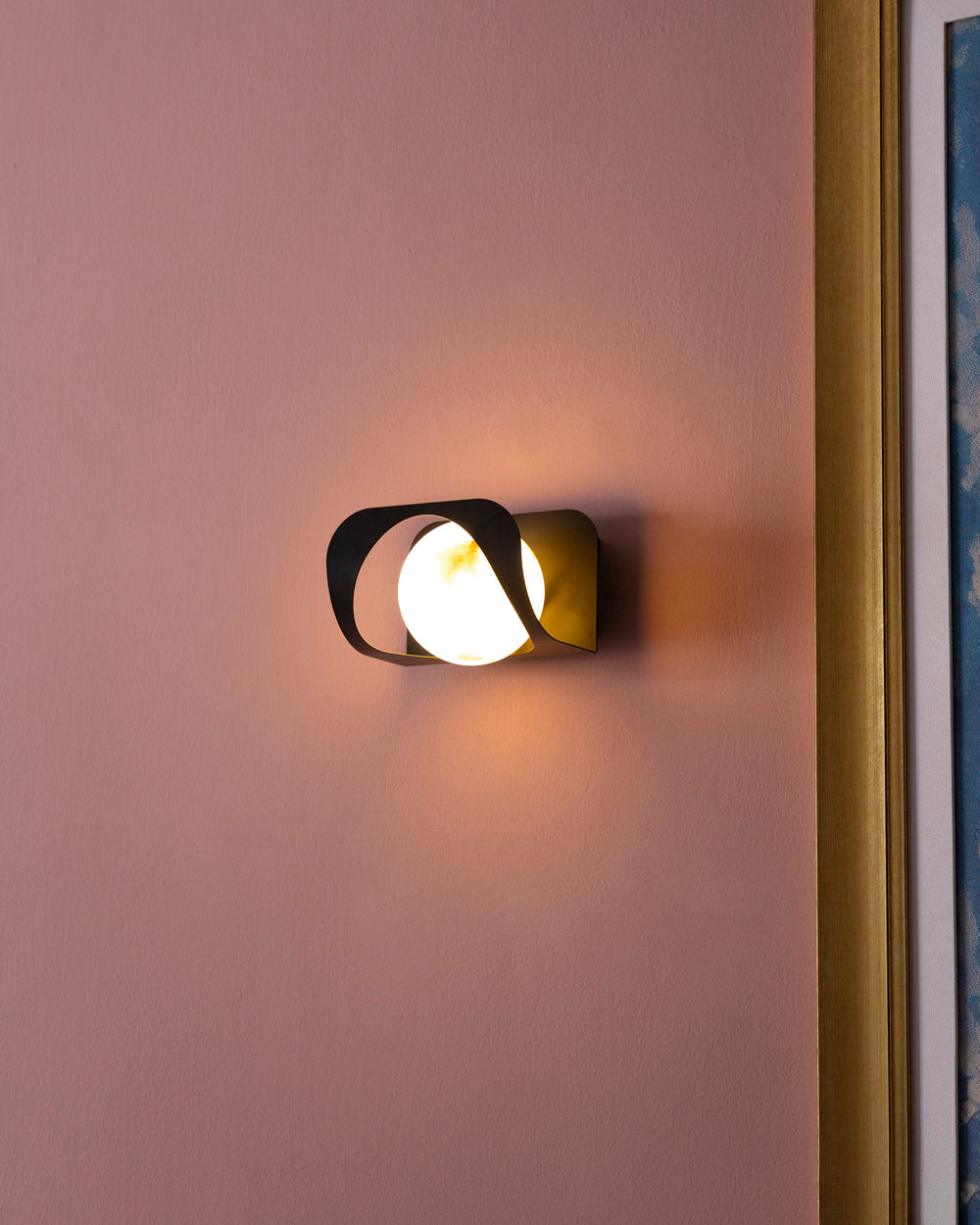 Twist Loop Globe Wall Light