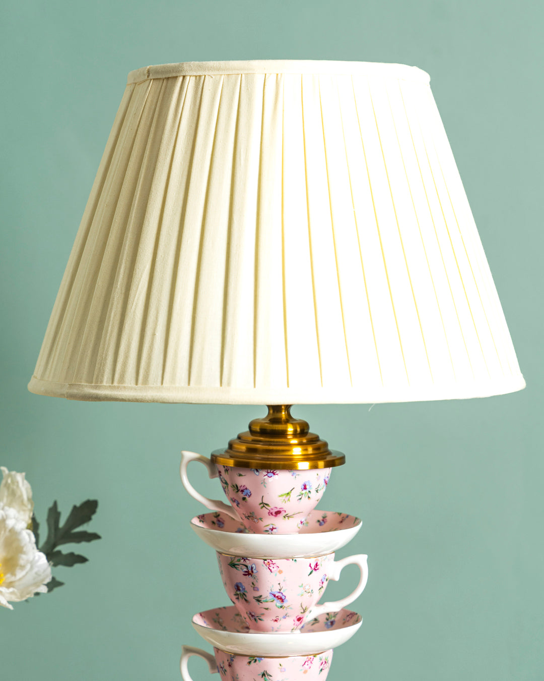 Tea Time Bloom Table Lamp 