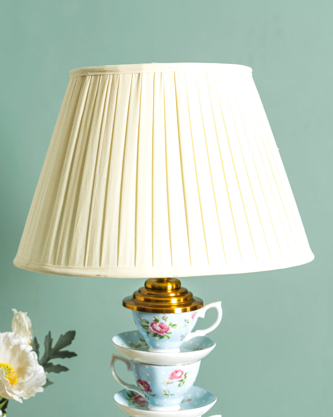 Tea Time Bloom Table Lamp 