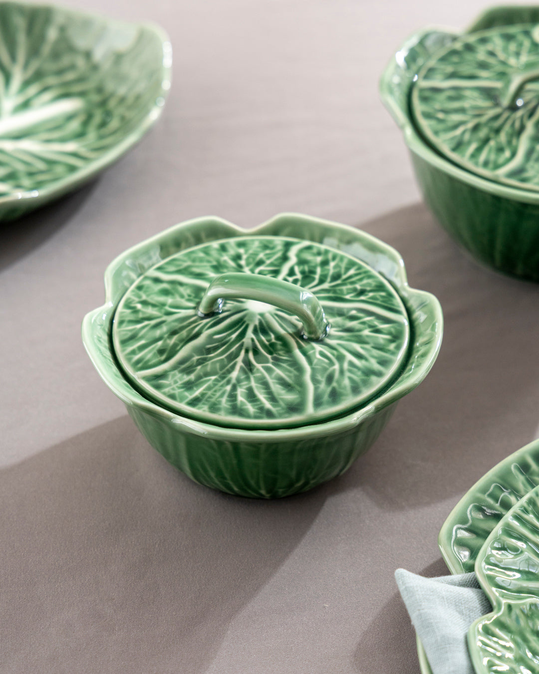 Lettuce Leaf Bowl With Lid - 380 Ml 