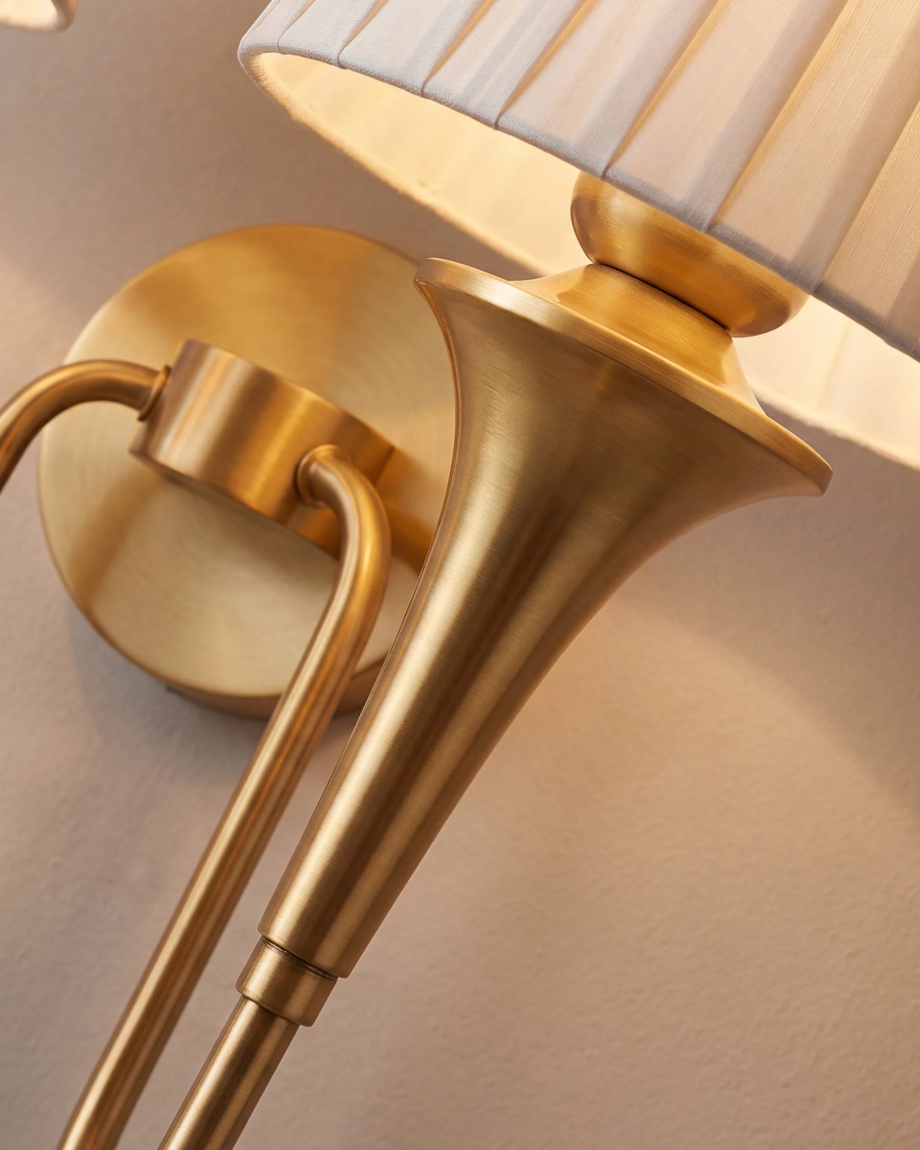 Trumpet Base Wall Light 