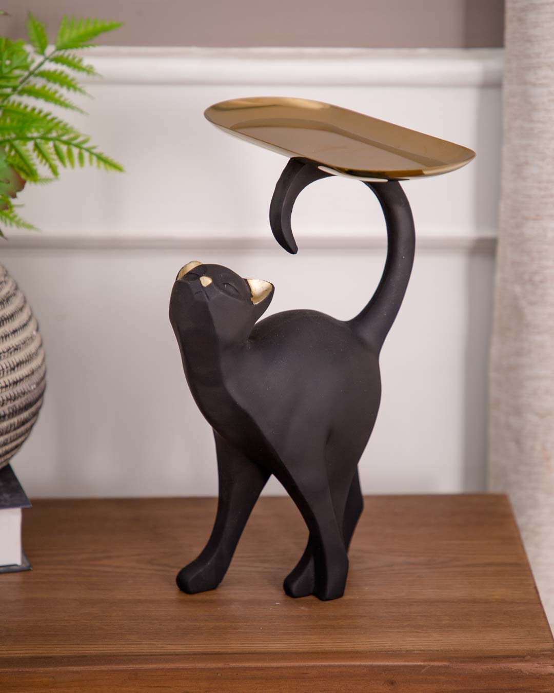 The Tray-Tailed Cat Sculpture - III - Black