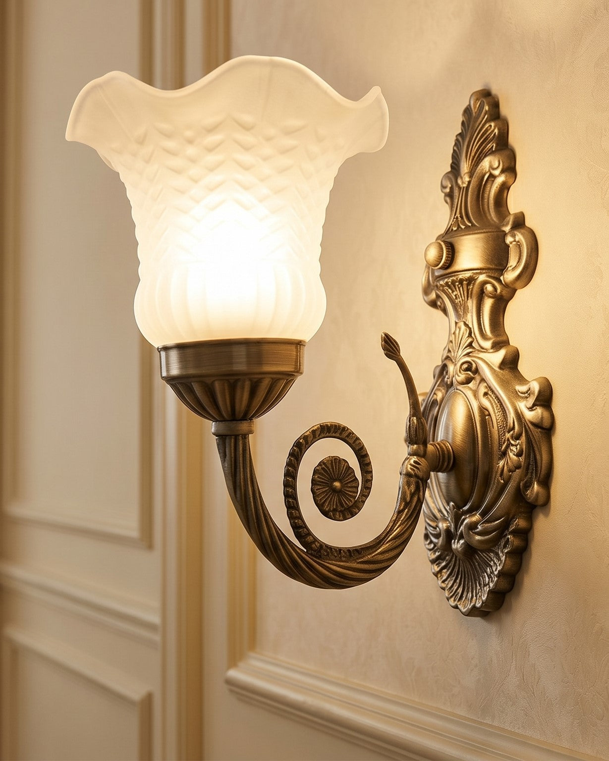 Imperial Frost Vintage Wall Light 