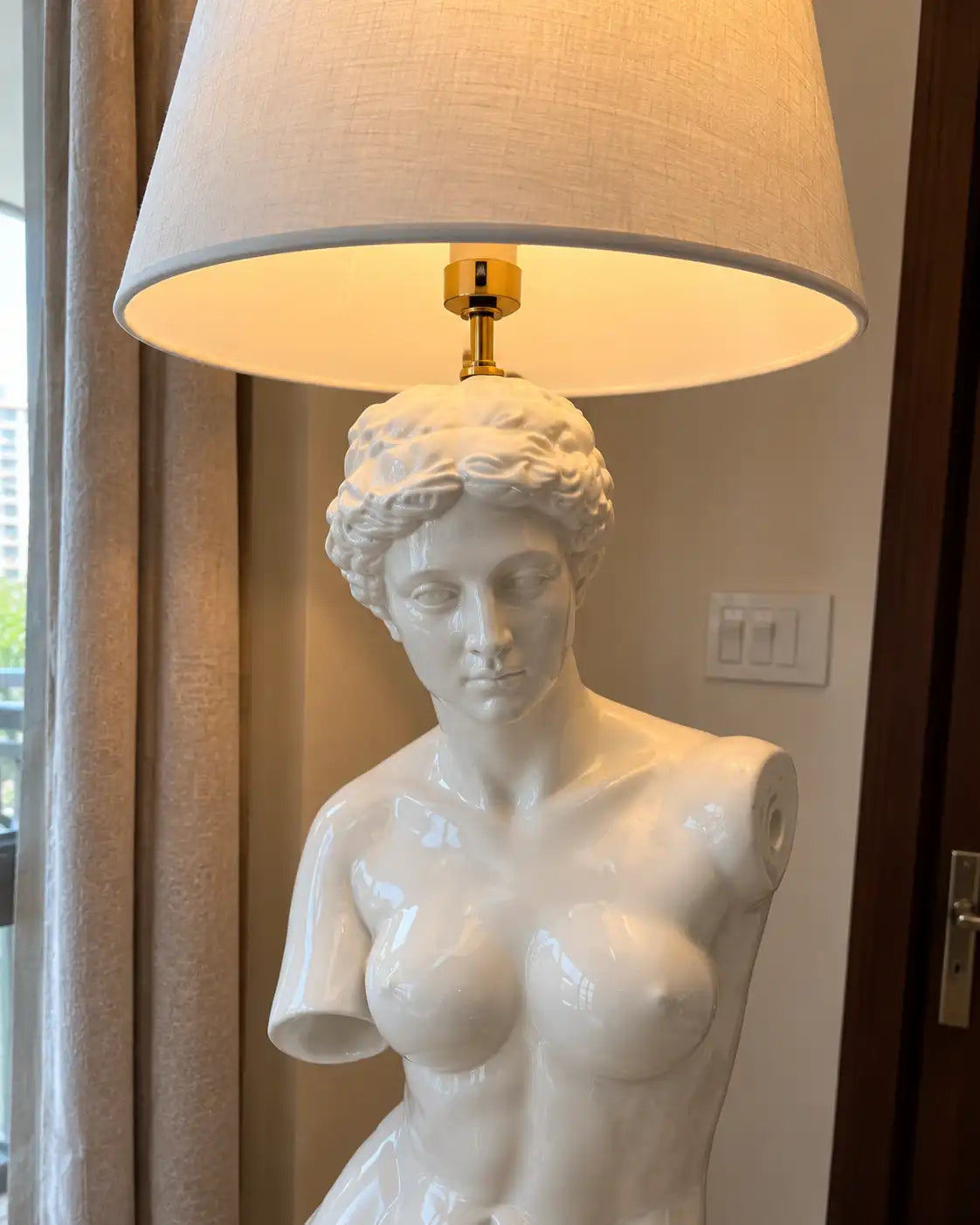 Venus Sculptural Goddess Floor Lamp - White