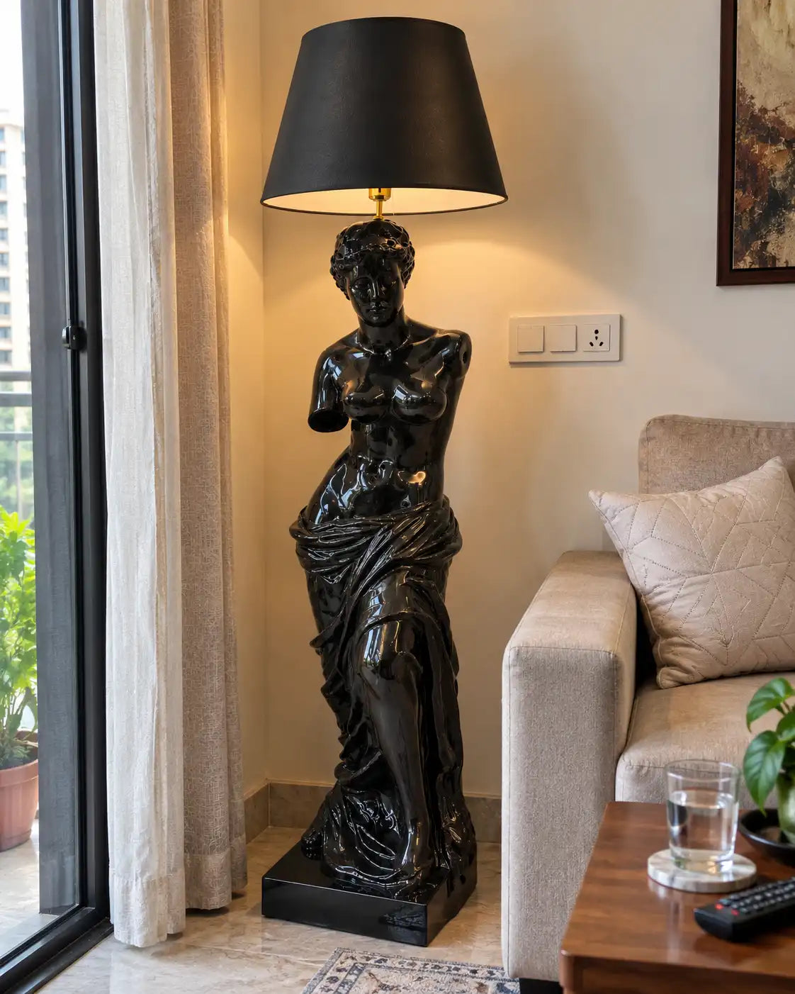 Venus Sculptural Goddess Floor Lamp - Black