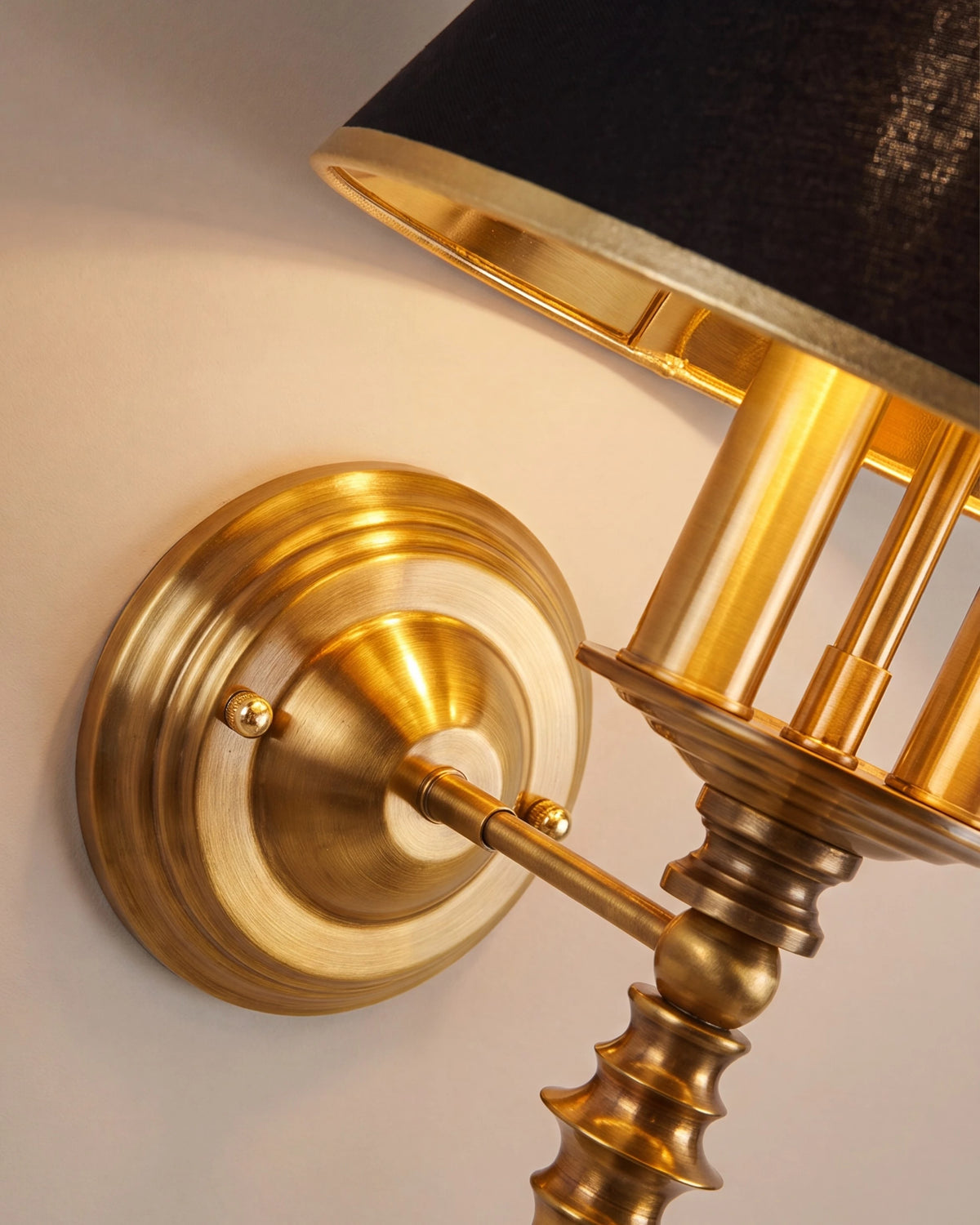 Noir Heritage Wall Light