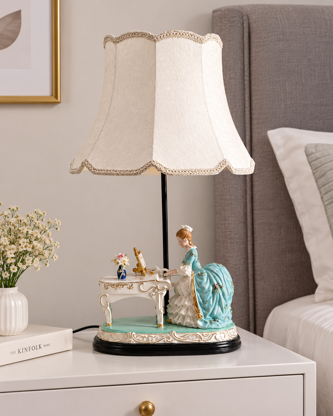 The Antoinette’s Reverie Porcelain Figurine Lamp 