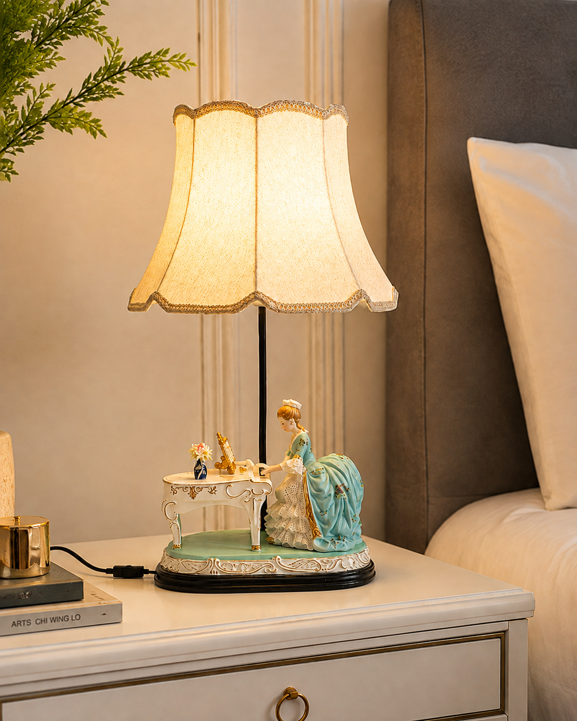 The Antoinette’s Reverie Porcelain Figurine Lamp 