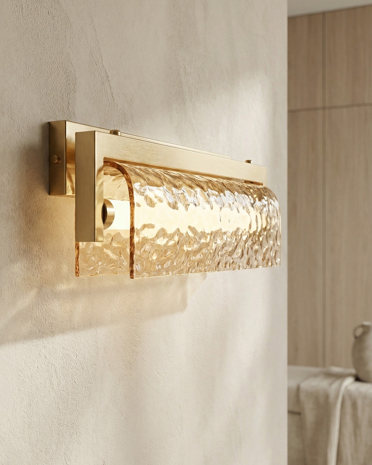 Auraluxe Ripple Bar Wall Light 