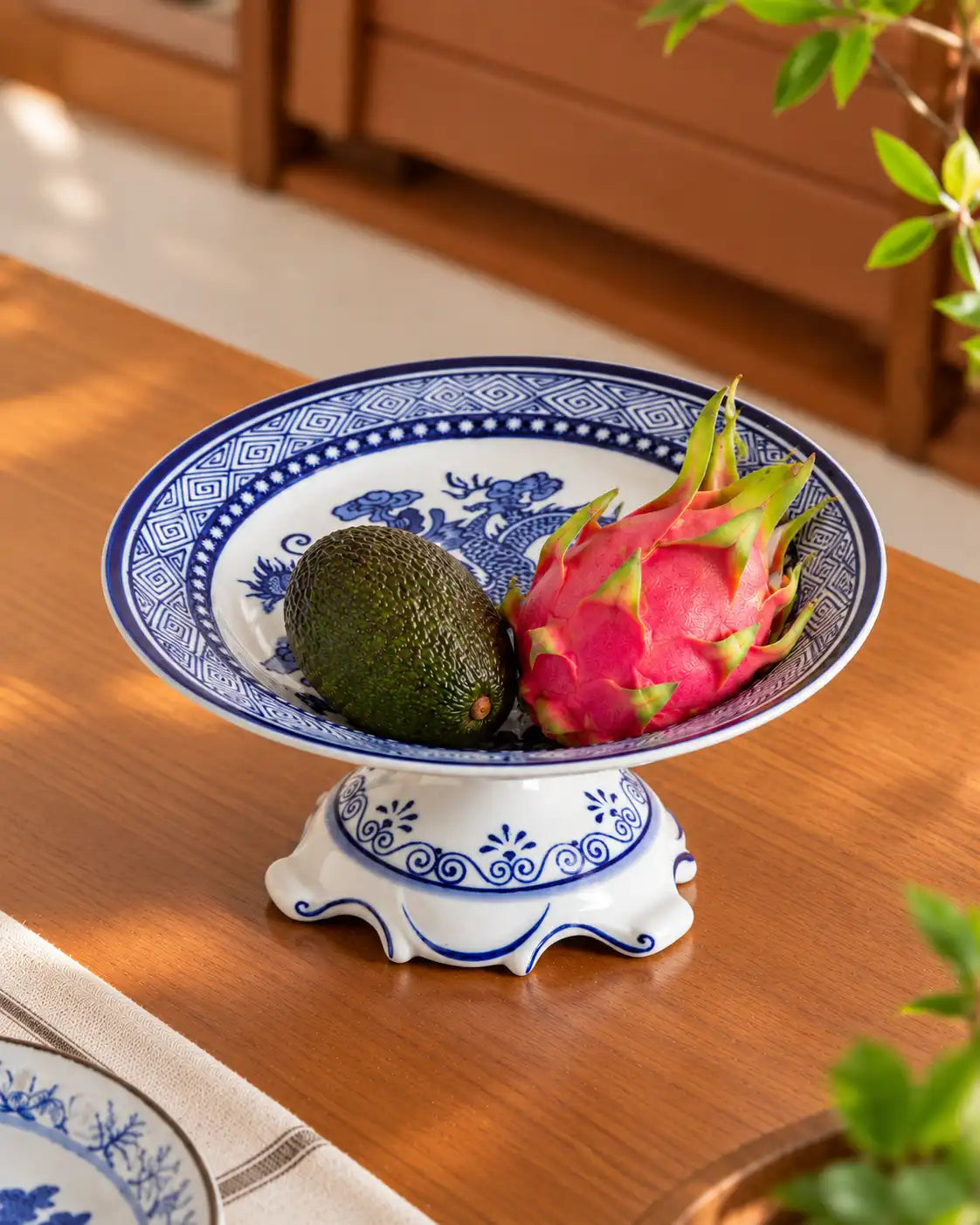 Dragon Motif Heritage Round Cake Stand