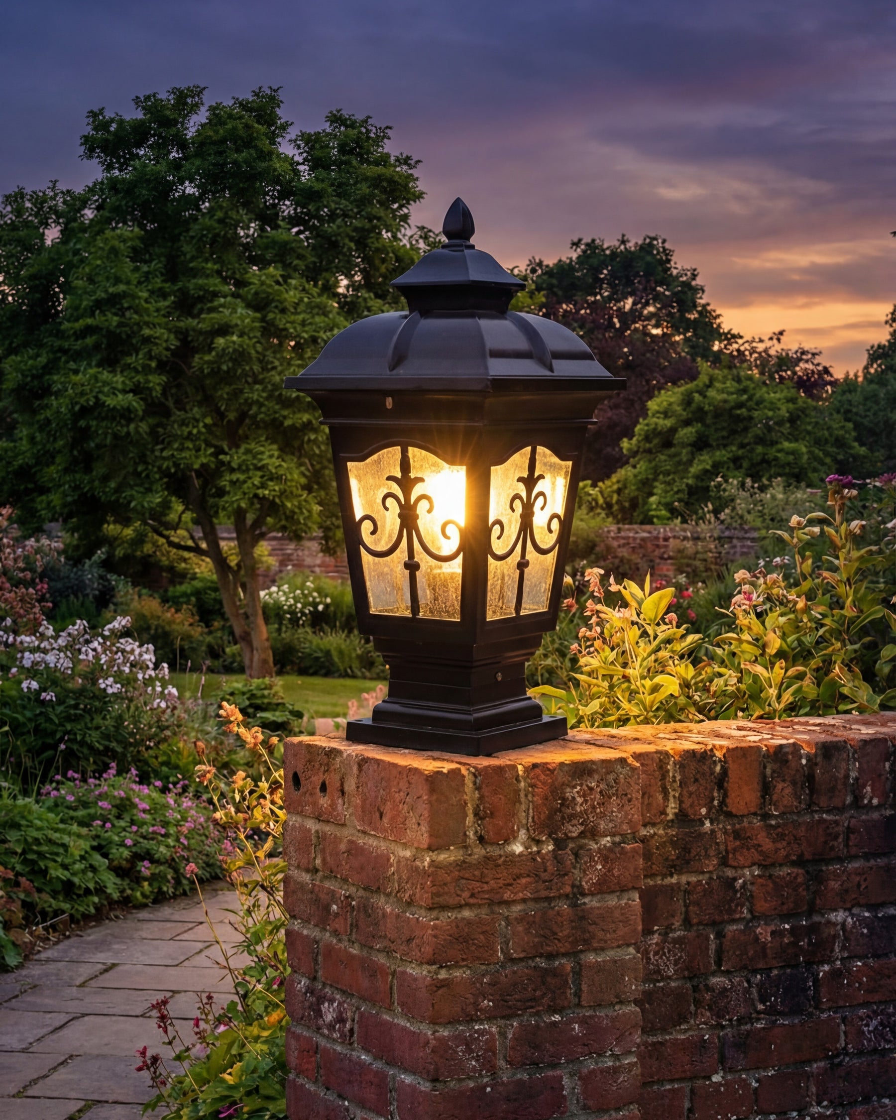 Victorian Crest Gate Light -2 