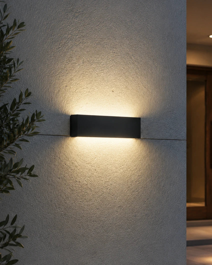 Luma Arc Outdoor Wall Light - Small 