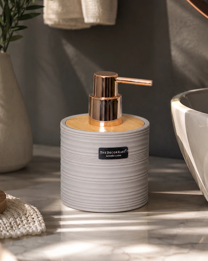 Liquid Dispenser with Ribbed Texture - OffWhite 