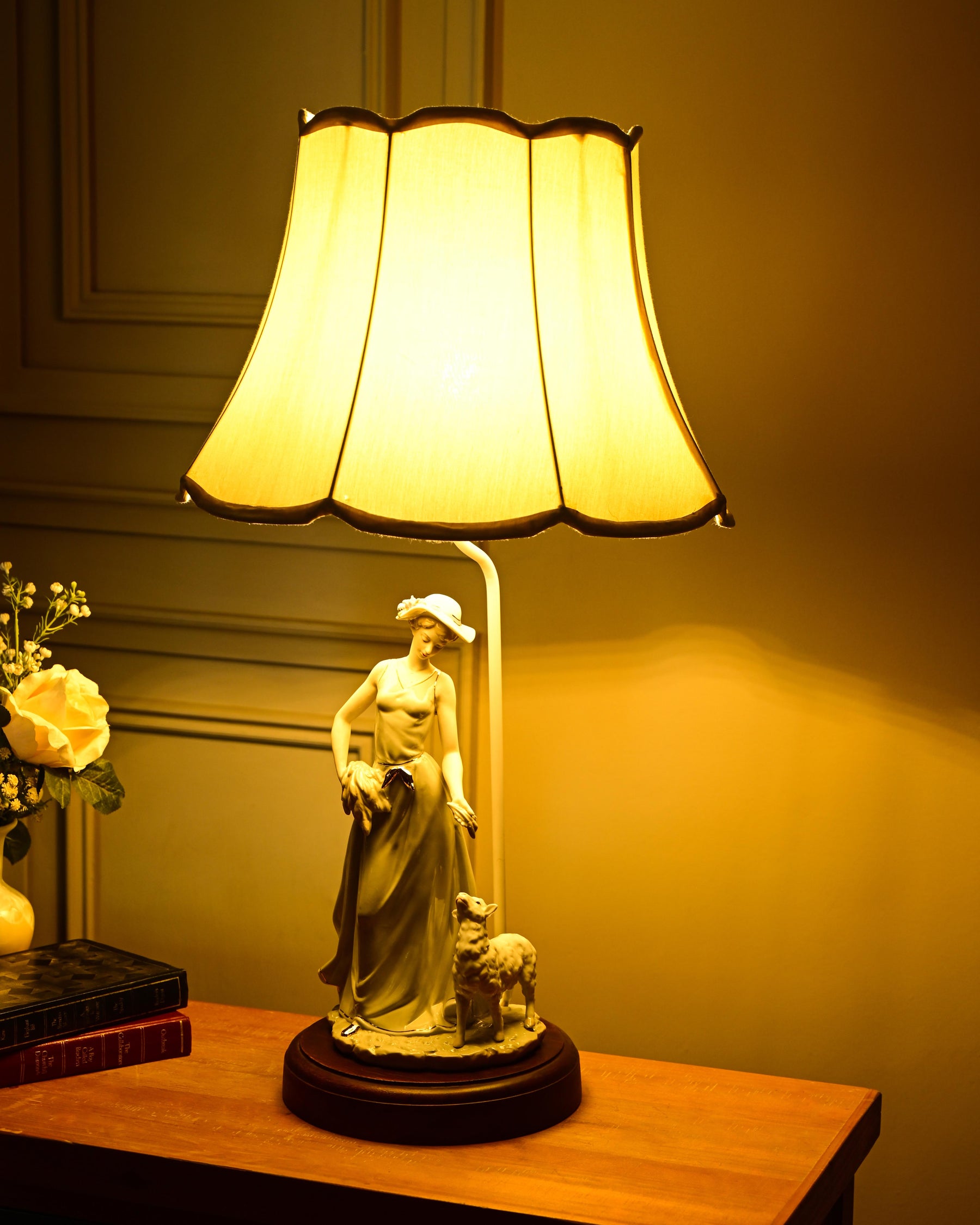 Victorian Lady - Fine Porcelain Figurine Table Lamp 