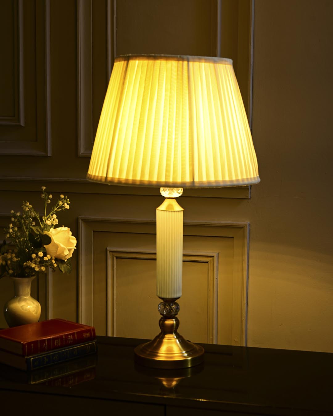 Eterna Ribbed Table Lamp
